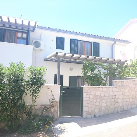 Apartments Rak Вис Стая снимка